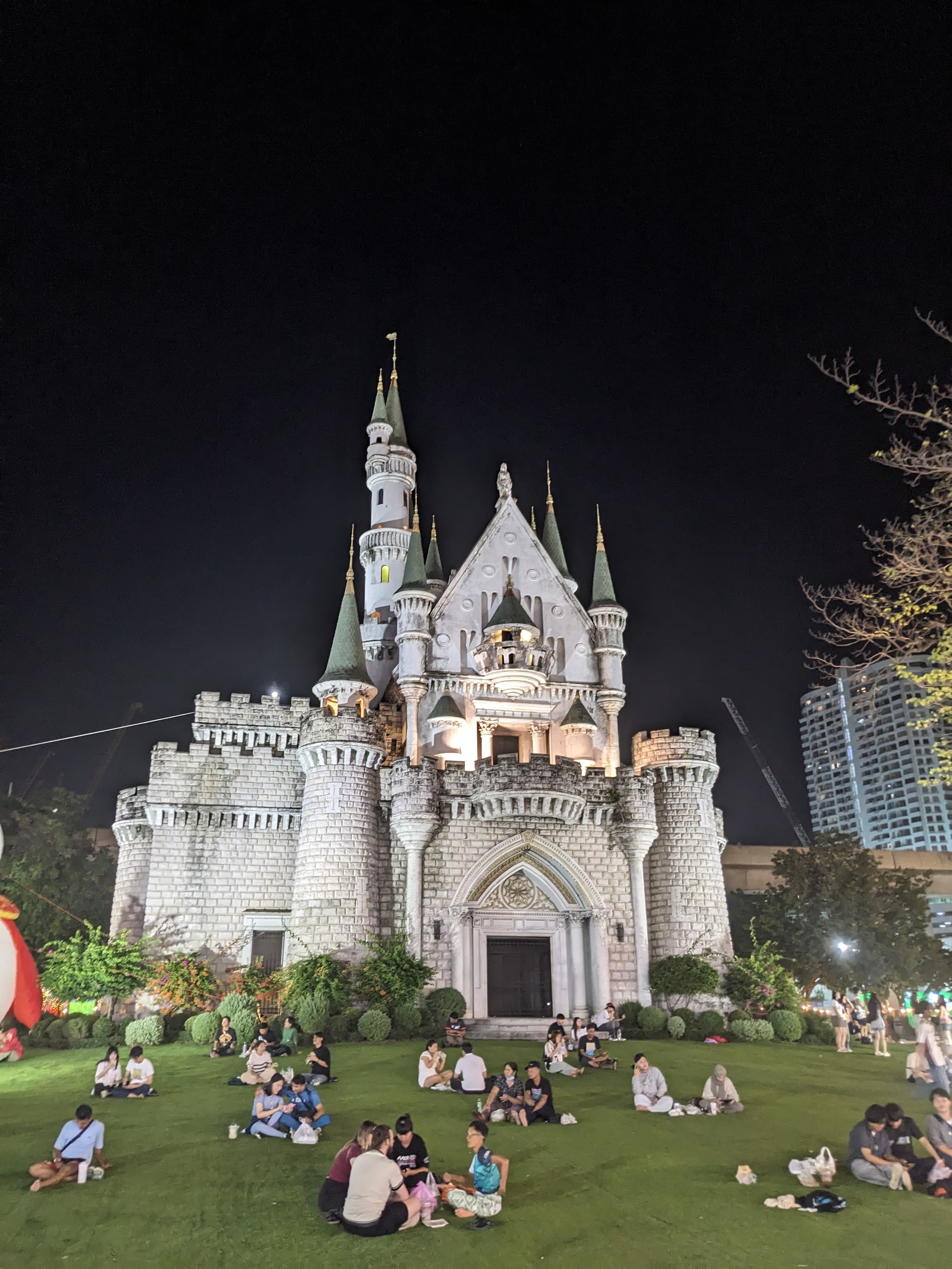 Liabduan Night Market (DanNeramit)